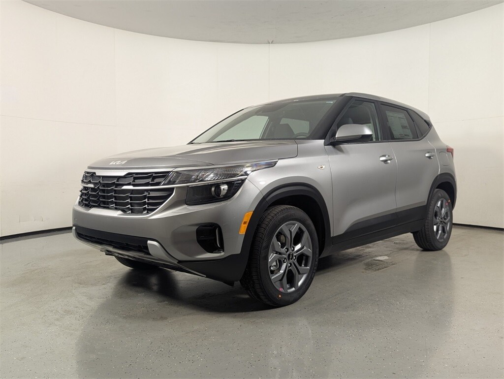 New 2026 Kia Seltos LX SUV
