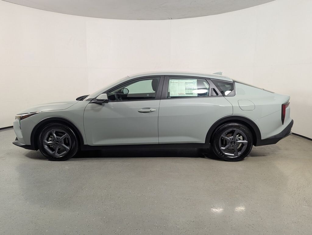 New 2026 Kia K4 LXS Sedan