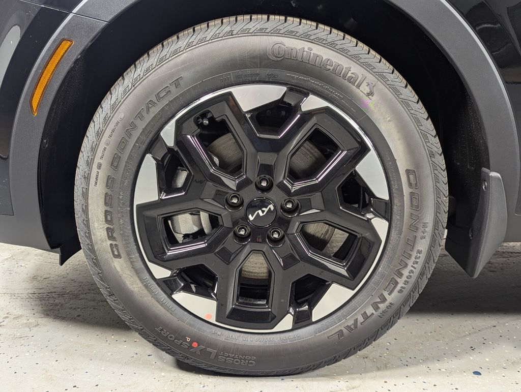 2025 Kia Sorento S - Photo 9