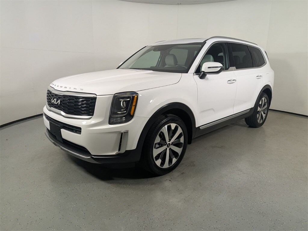 2022 Kia Telluride S photo 2