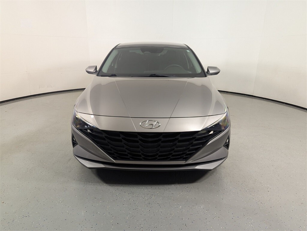 2021 Hyundai Elantra SEL photo 2