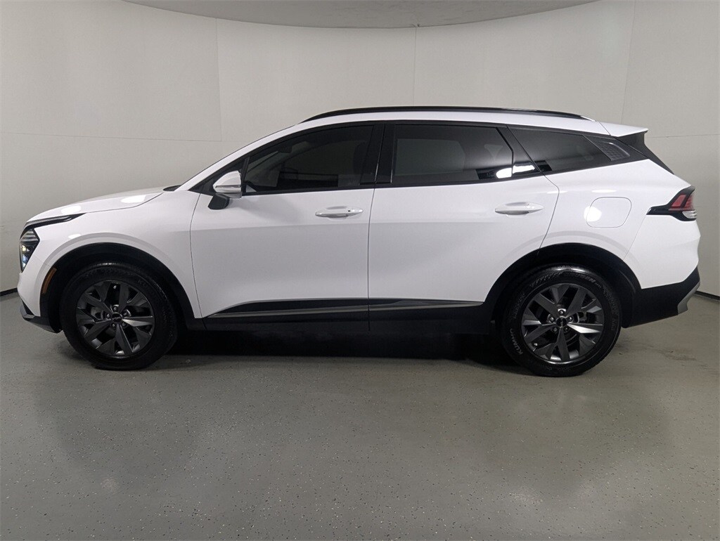 2024 Kia Sportage SX photo 2