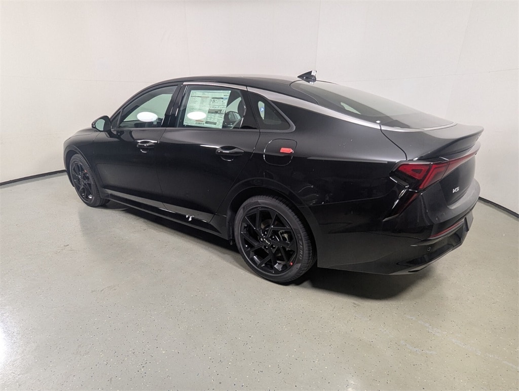 2026 Kia K5 GT-Line photo 5
