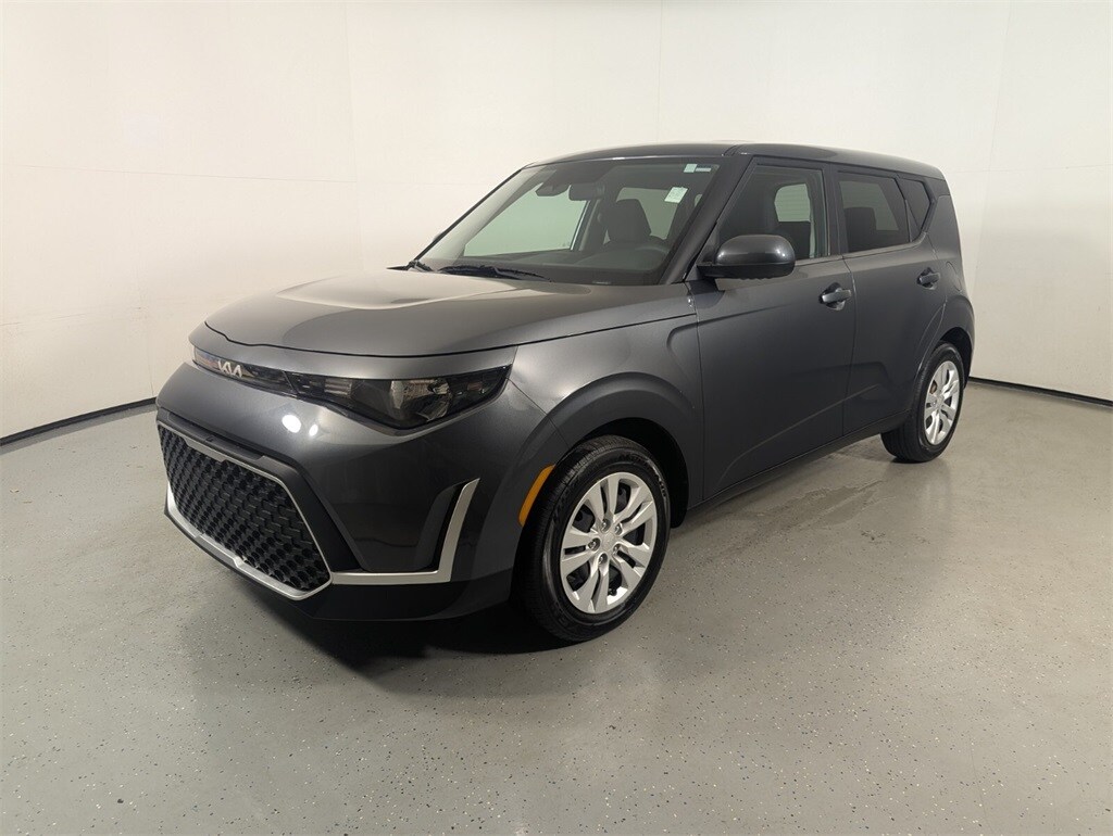 2023 Kia Soul LX photo 3