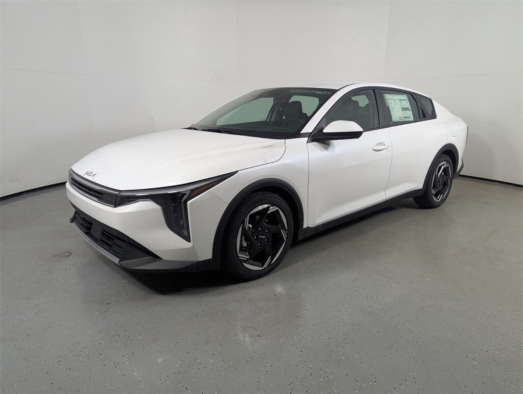 2025 Kia K4 EX photo 3