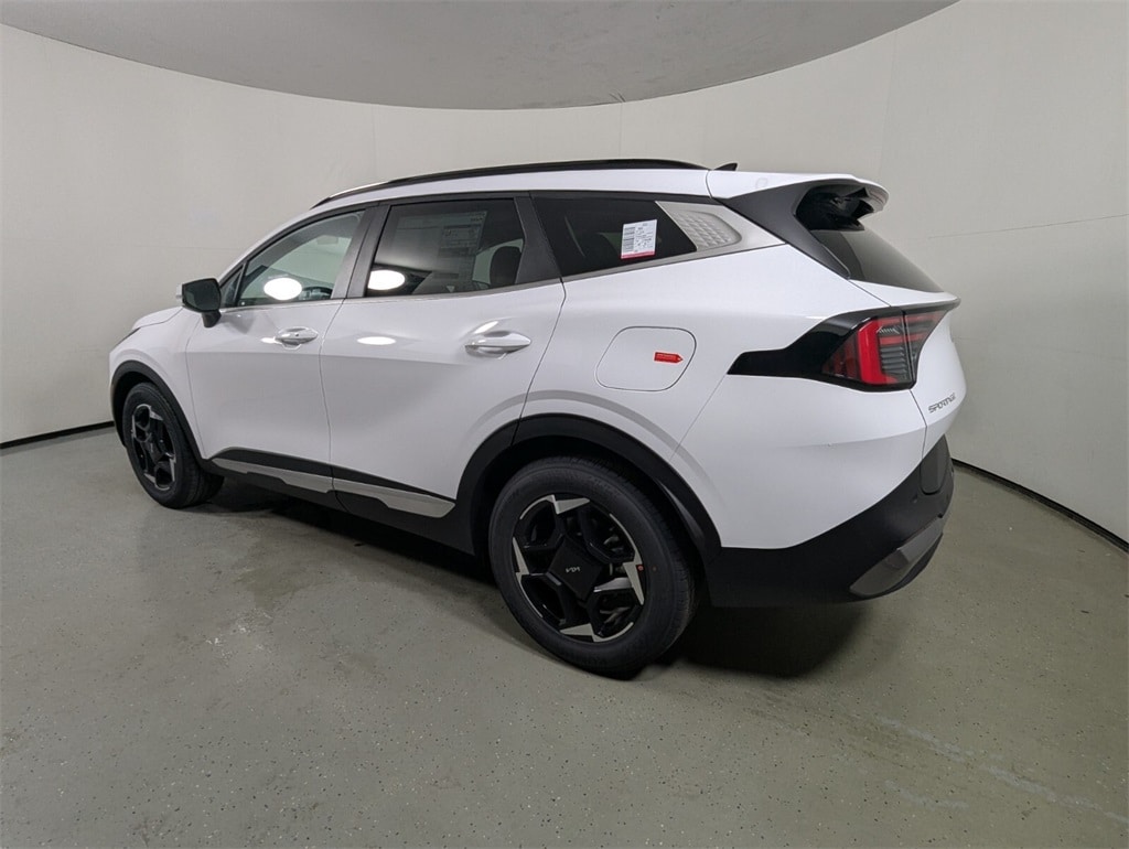 2026 Kia Sportage EX photo 3