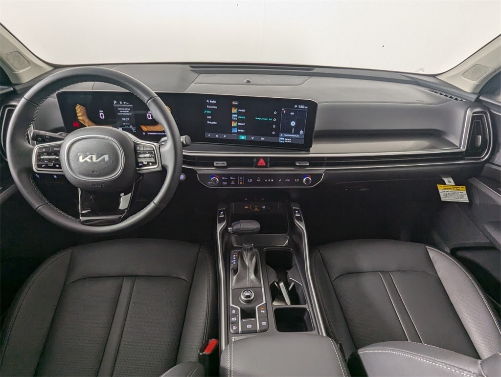 2025 Kia Sorento S photo 16