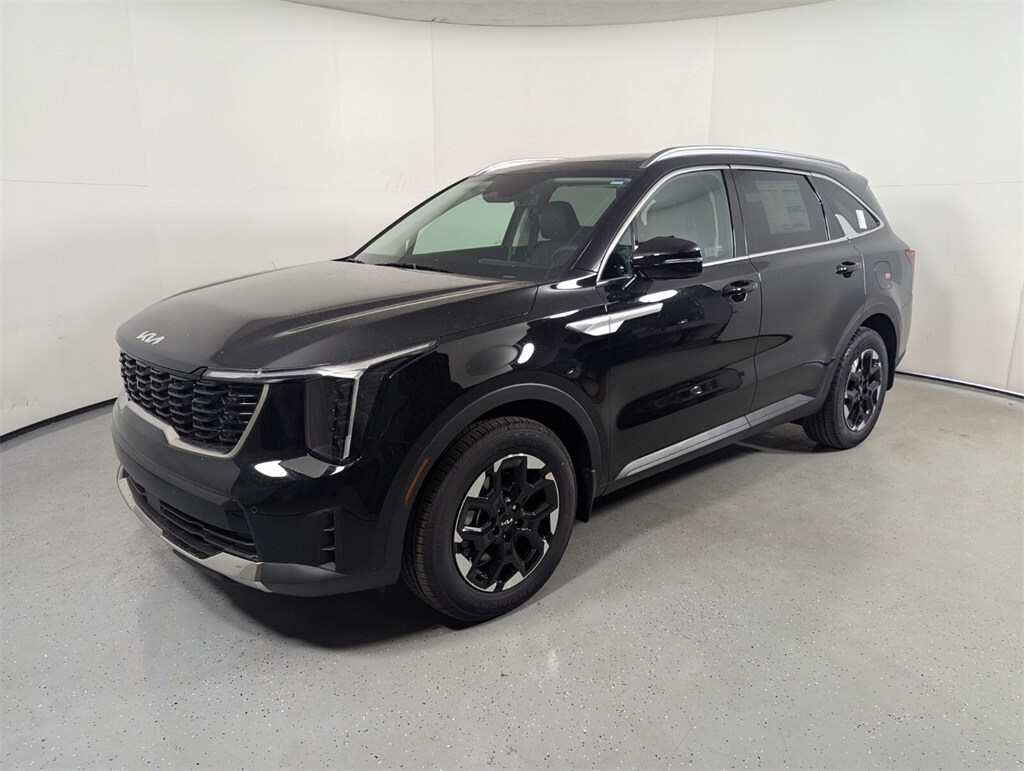 2025 Kia Sorento S photo 3
