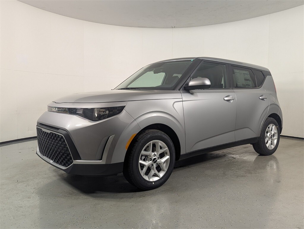 New 2025 Kia Soul LX Hatchback