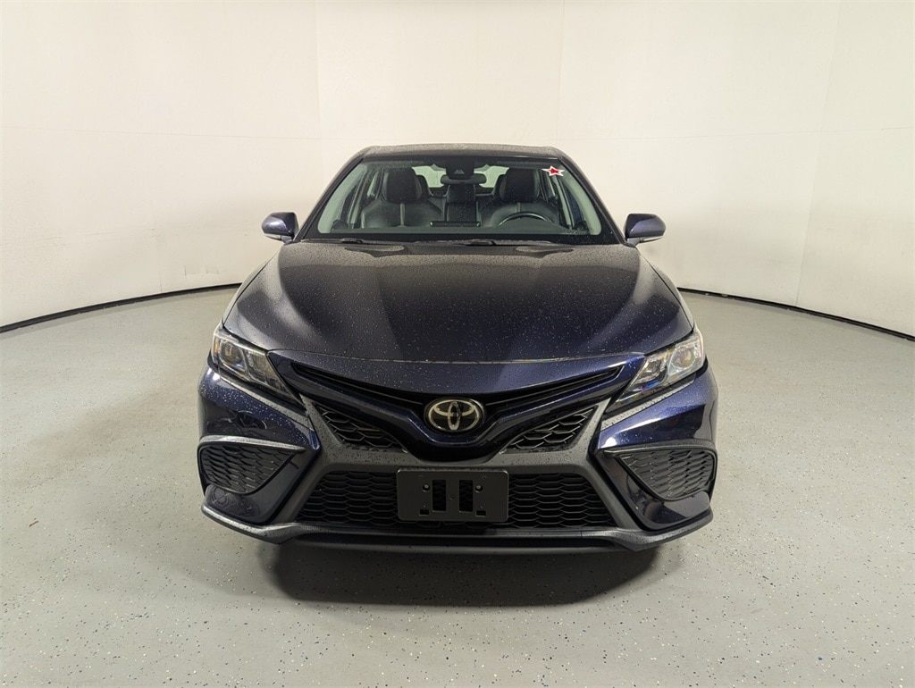 2022 Toyota Camry SE photo 2