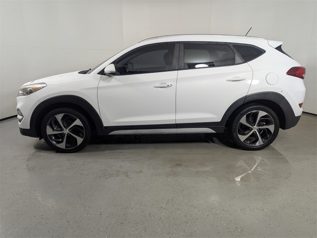 2017 Hyundai Tucson Sport photo 2