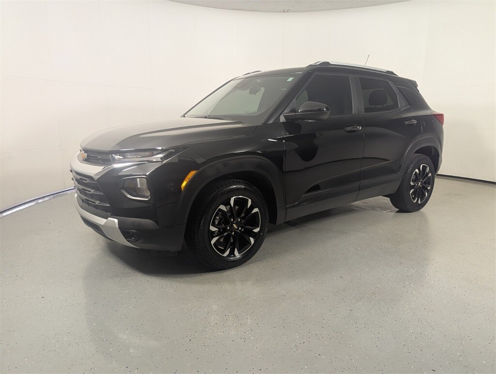 2023 Chevrolet Trailblazer LT photo 2
