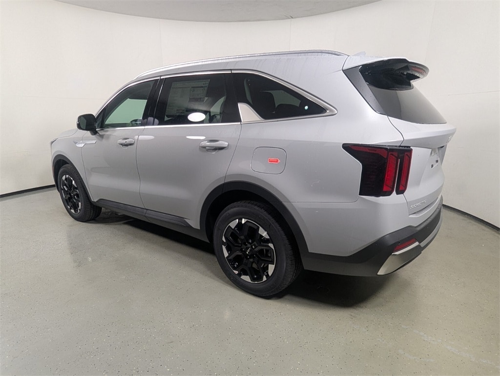 2026 Kia Sorento S photo 5