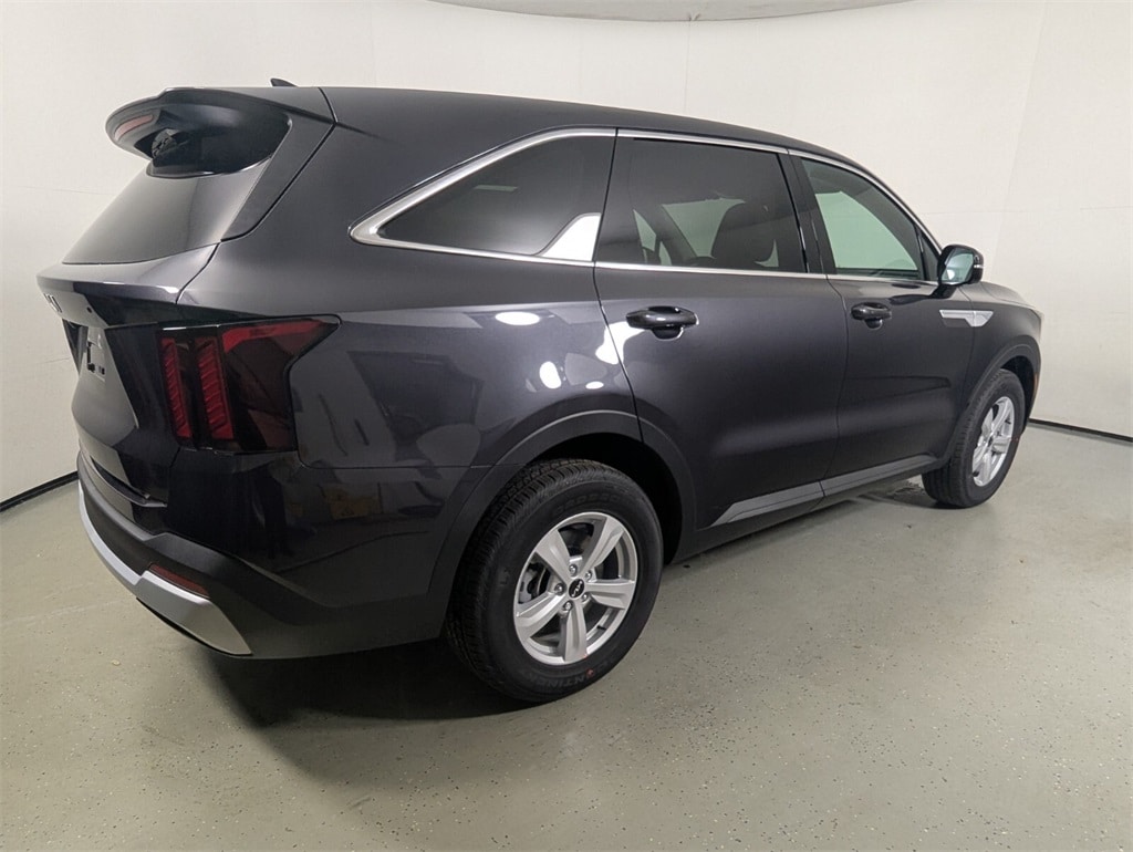 2026 Kia Sorento LX photo 6
