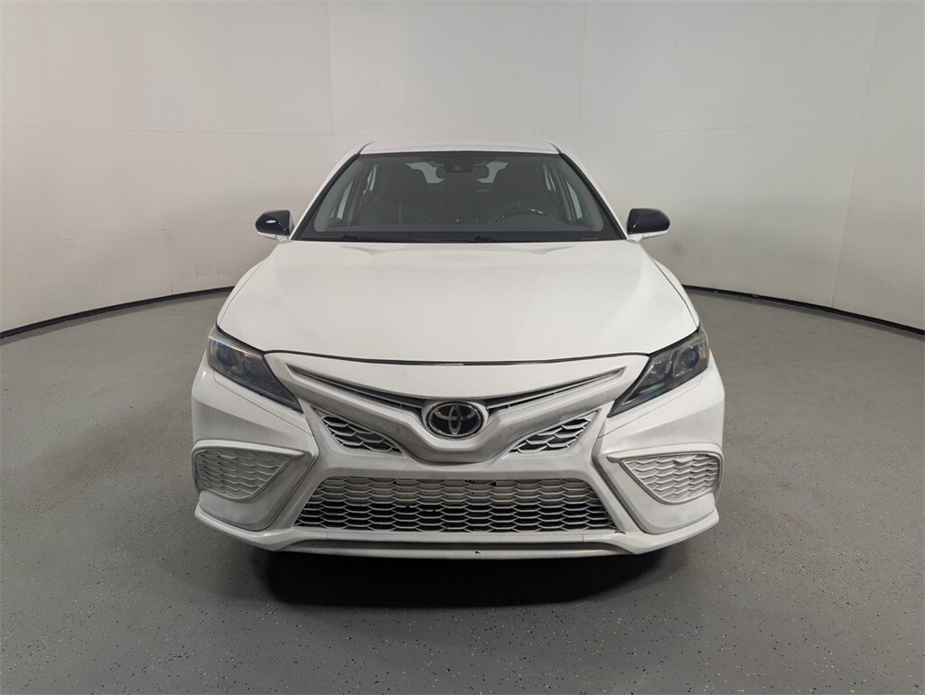 2021 Toyota Camry SE photo 2