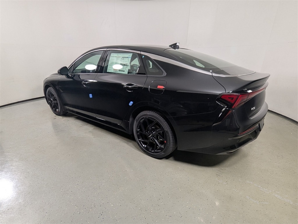 2026 Kia K5 GT-Line photo 4