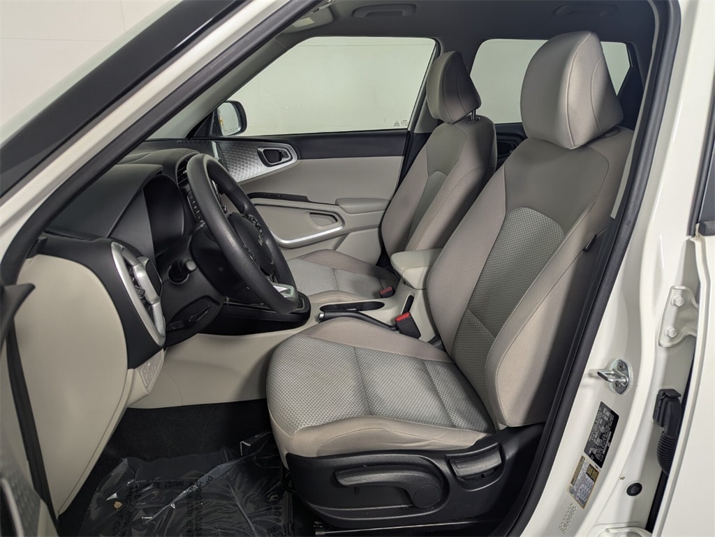 2022 Kia Soul LX photo 9