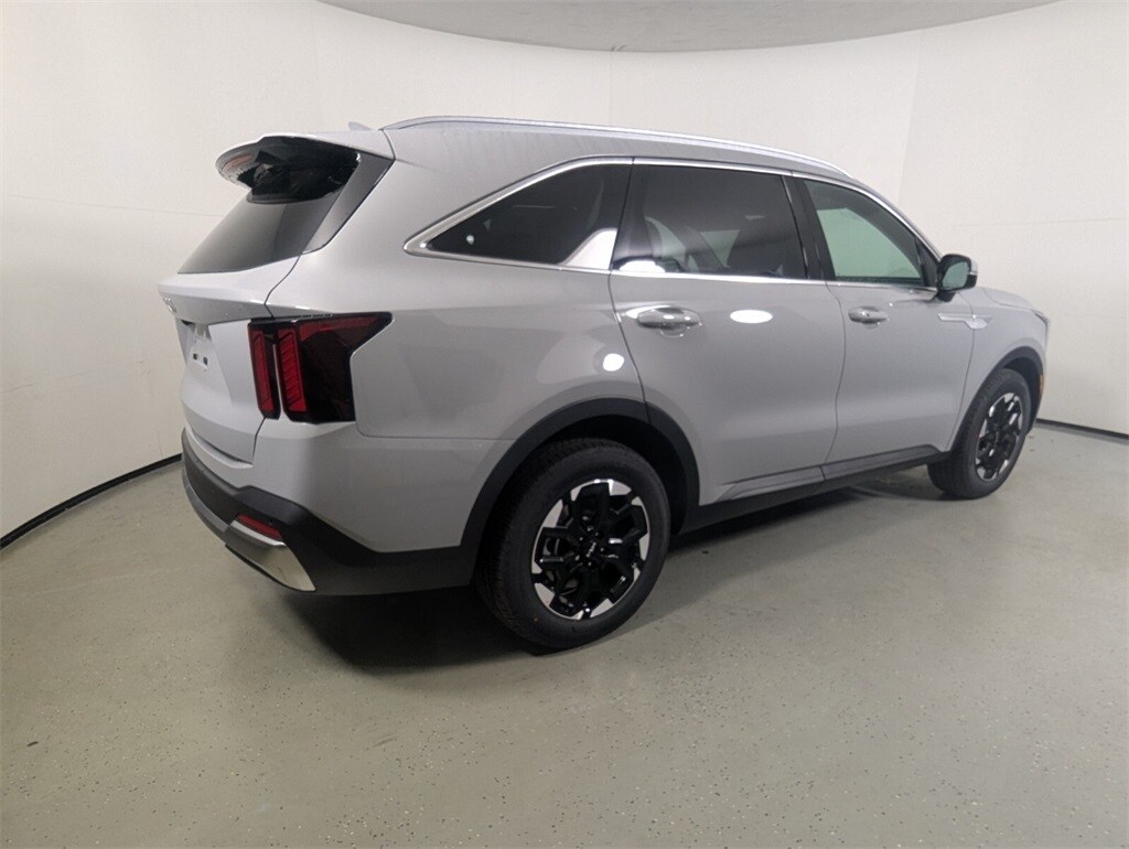 2026 Kia Sorento S photo 6