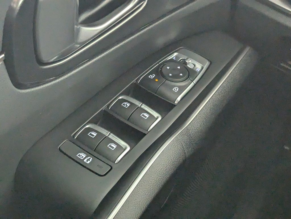 2025 Kia Sorento S - Photo 16