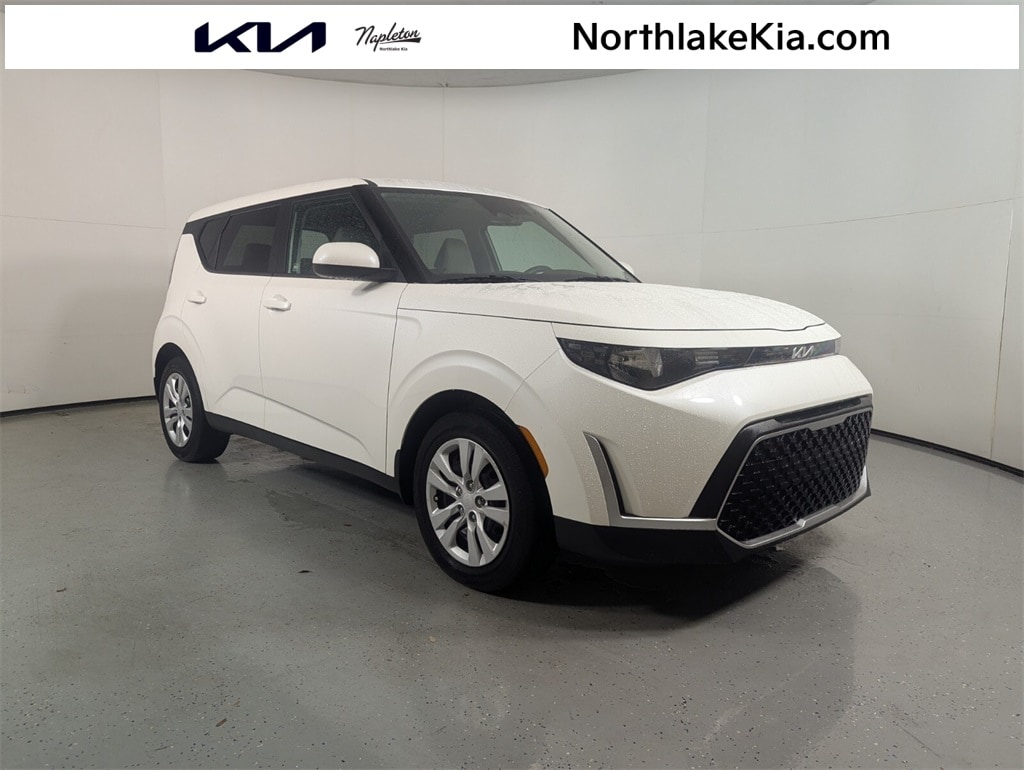 2023 Kia Soul LX's photo