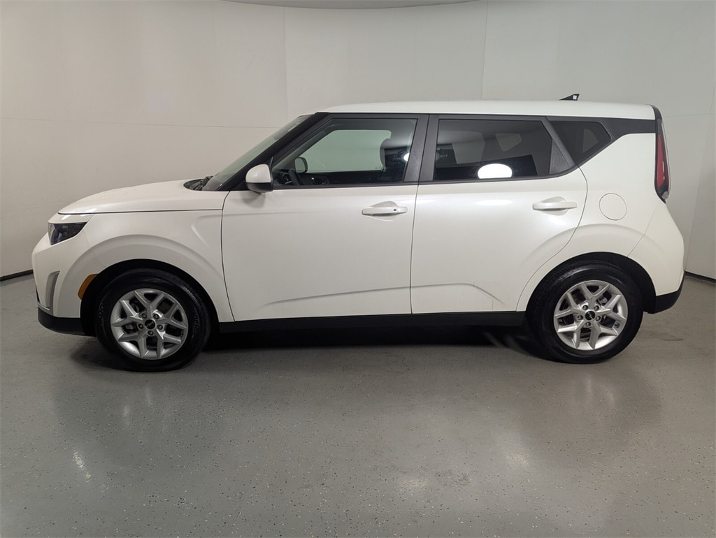2023 Kia Soul S photo 4