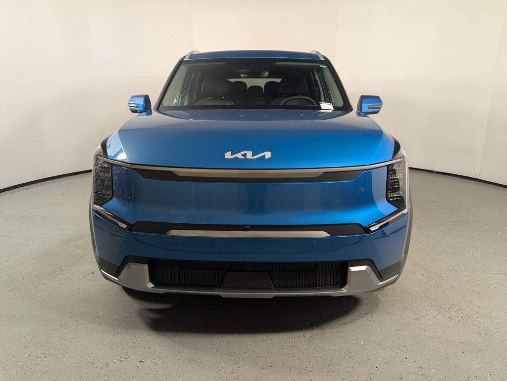 New 2026 Kia EV9 Wind SUV