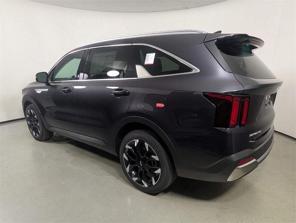 2026 Kia Sorento EX photo 5