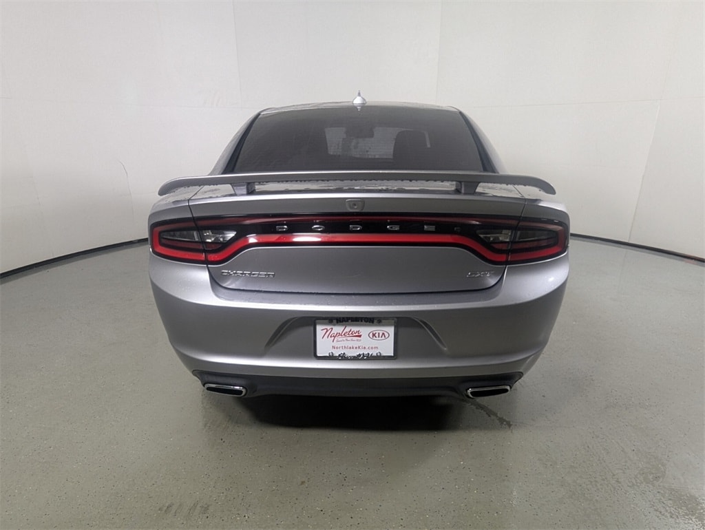2015 Dodge Charger SXT photo 6