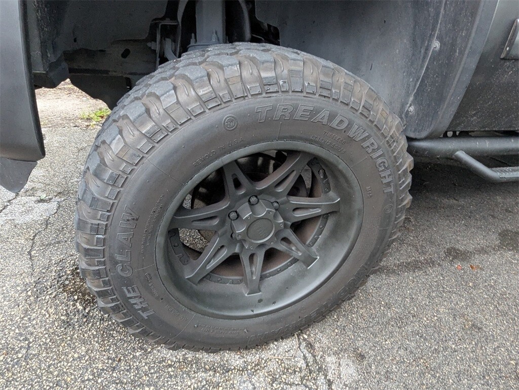 2012 Chevrolet Silverado 1500 LT photo 2
