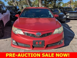 2014 Toyota Camry SE Sedan