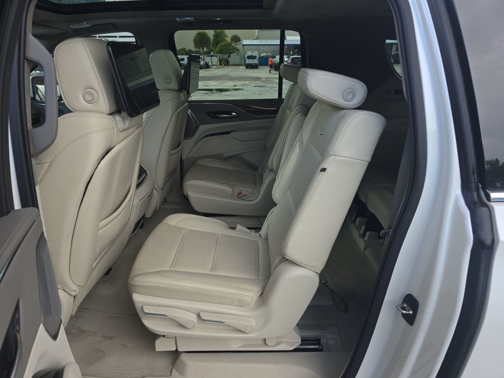 2021 Cadillac Escalade ESV Premium Luxury Platinum photo 10