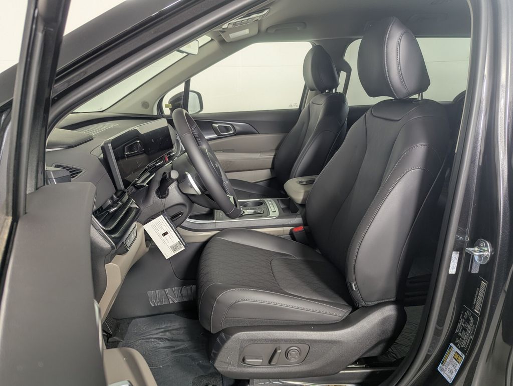 2026 Kia Carnival LXS - Photo 12