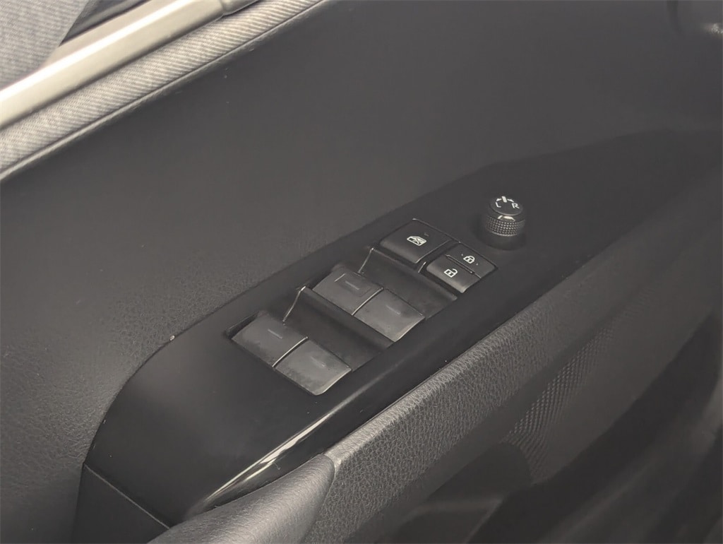 2025 Toyota Camry LE photo 14