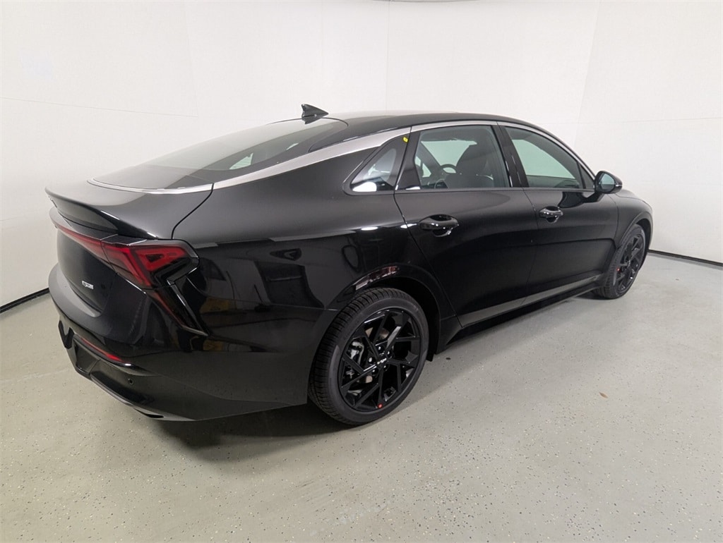 2026 Kia K5 GT-Line photo 4