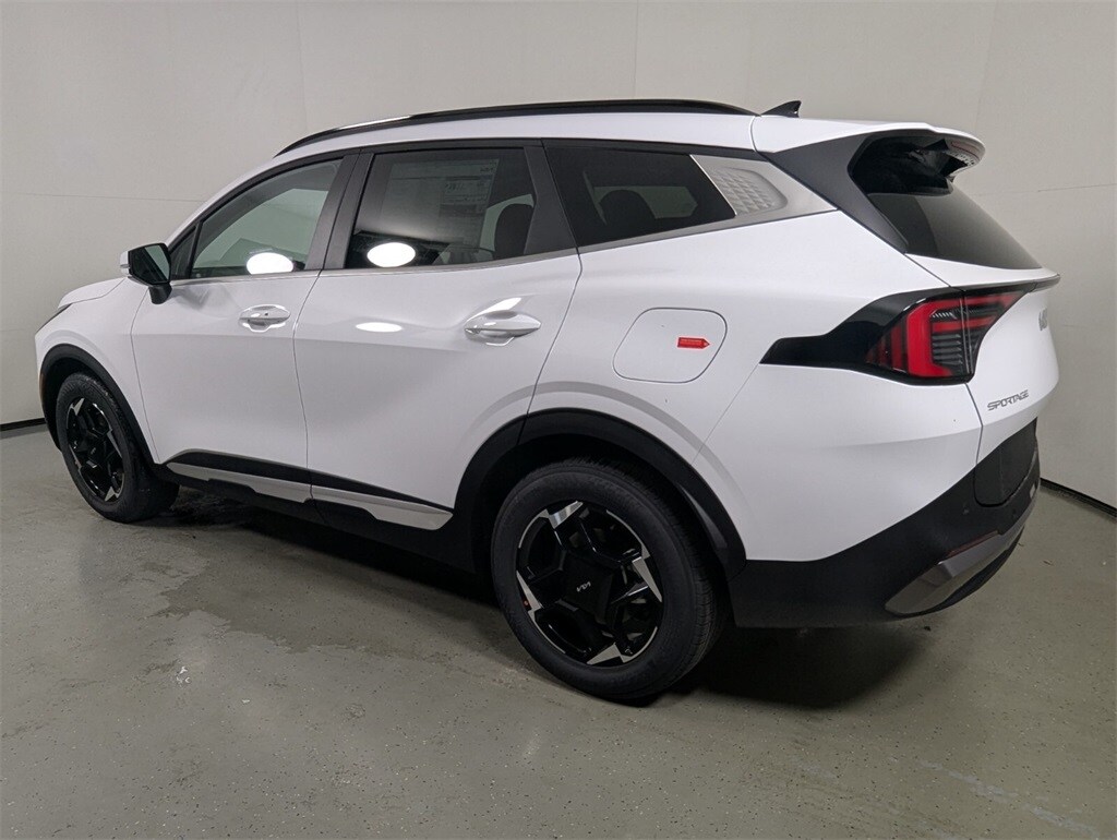 2026 Kia Sportage EX photo 3
