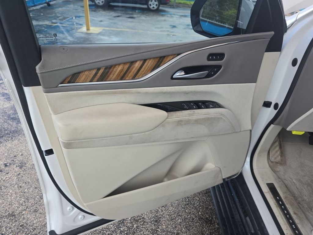 2021 Cadillac Escalade ESV Premium Luxury Platinum photo 4