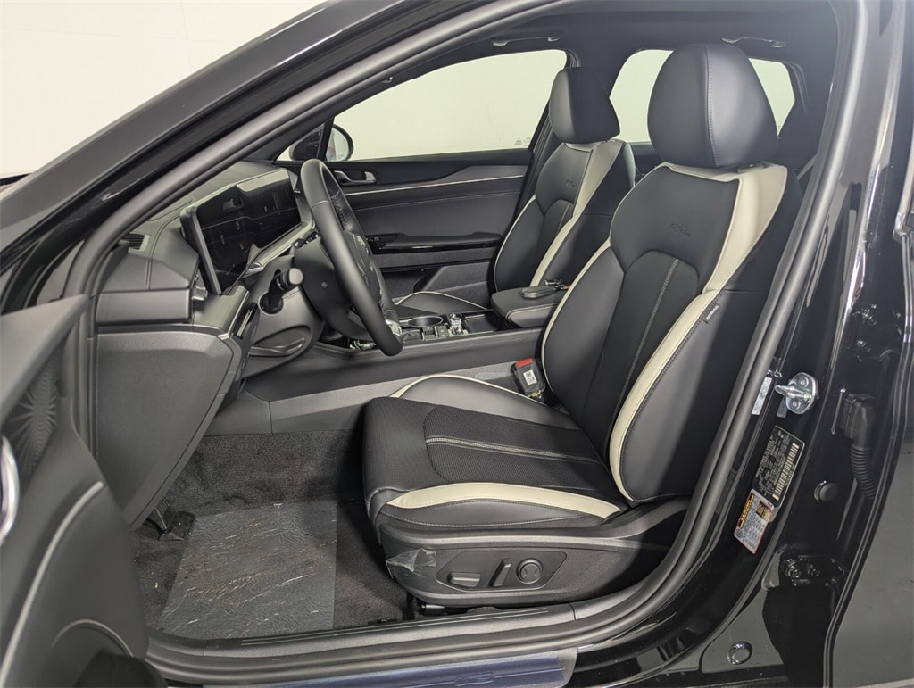 2026 Kia K5 GT-Line photo 12