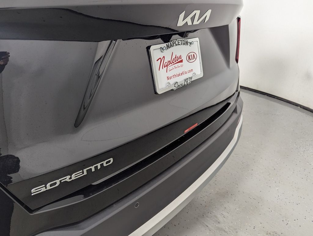 2025 Kia Sorento S - Photo 8