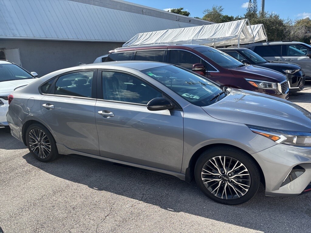 2024 Kia Forte GT-Line photo 2