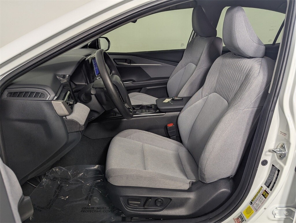 2025 Toyota Camry LE photo 10