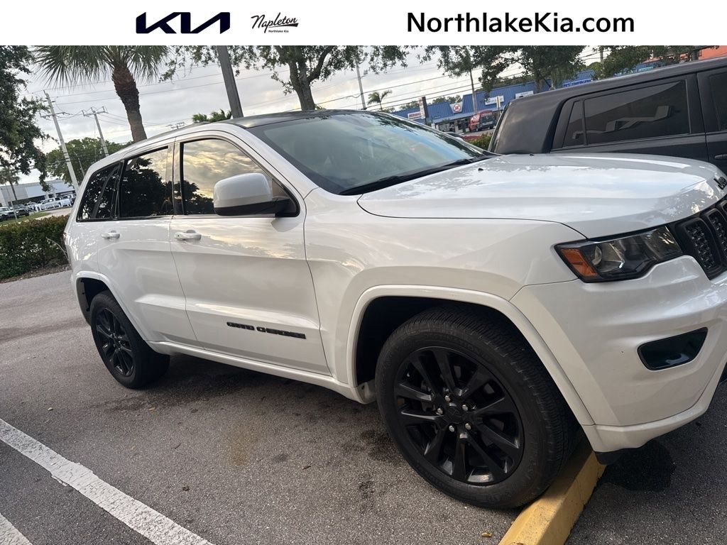 2018 Jeep Grand Cherokee Altitude's photo