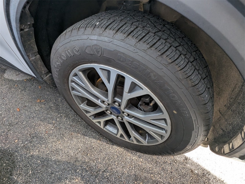 2022 Ford Escape SEL photo 17
