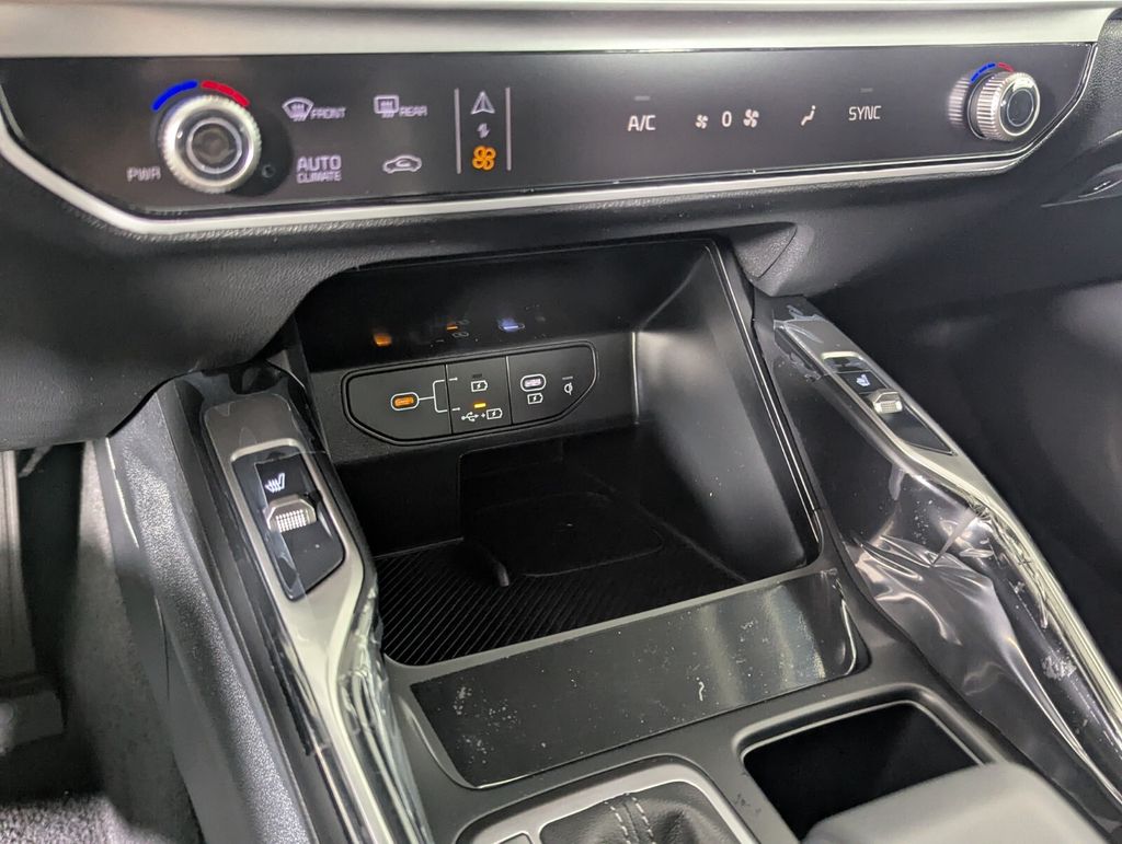 2026 Kia Sorento S - Photo 22