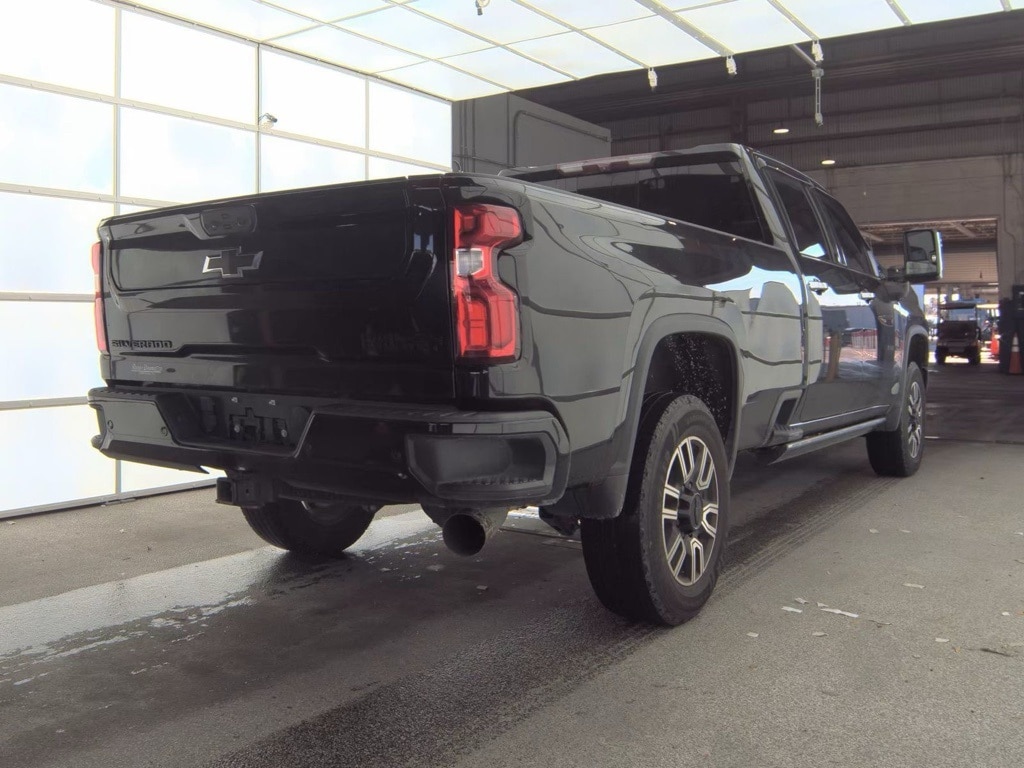 2022 Chevrolet Silverado 3500HD High Country photo 4
