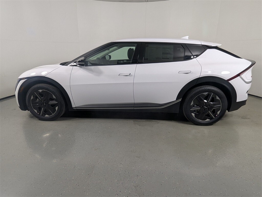 New 2025 Kia EV6 Light SUV
