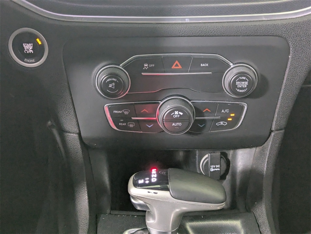 2015 Dodge Charger SXT photo 20