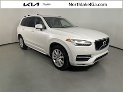 2017 Volvo XC90 T6 Momentum SUV