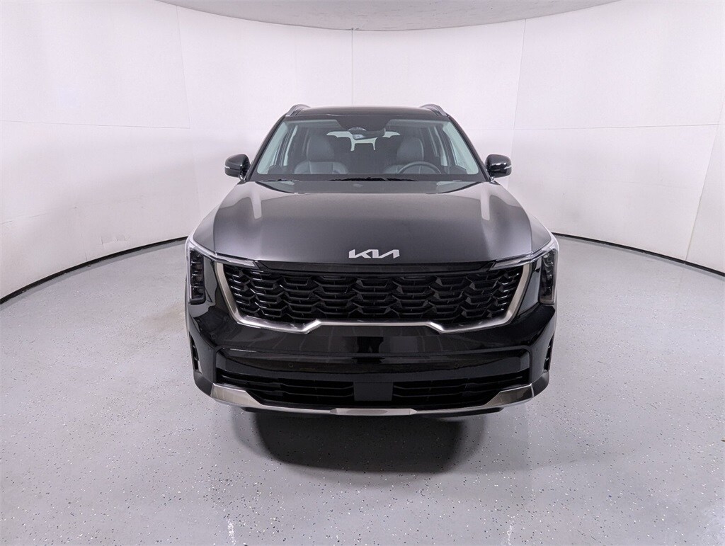 2025 Kia Sorento S photo 2