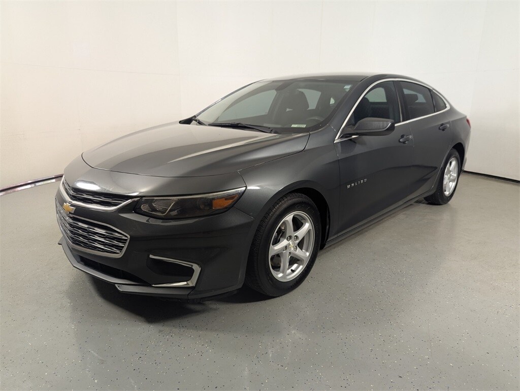 2018 Chevrolet Malibu photo 3
