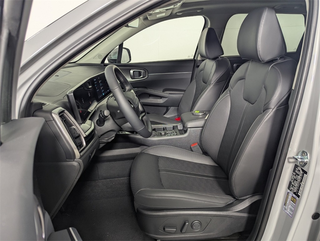 2026 Kia Sorento EX photo 9